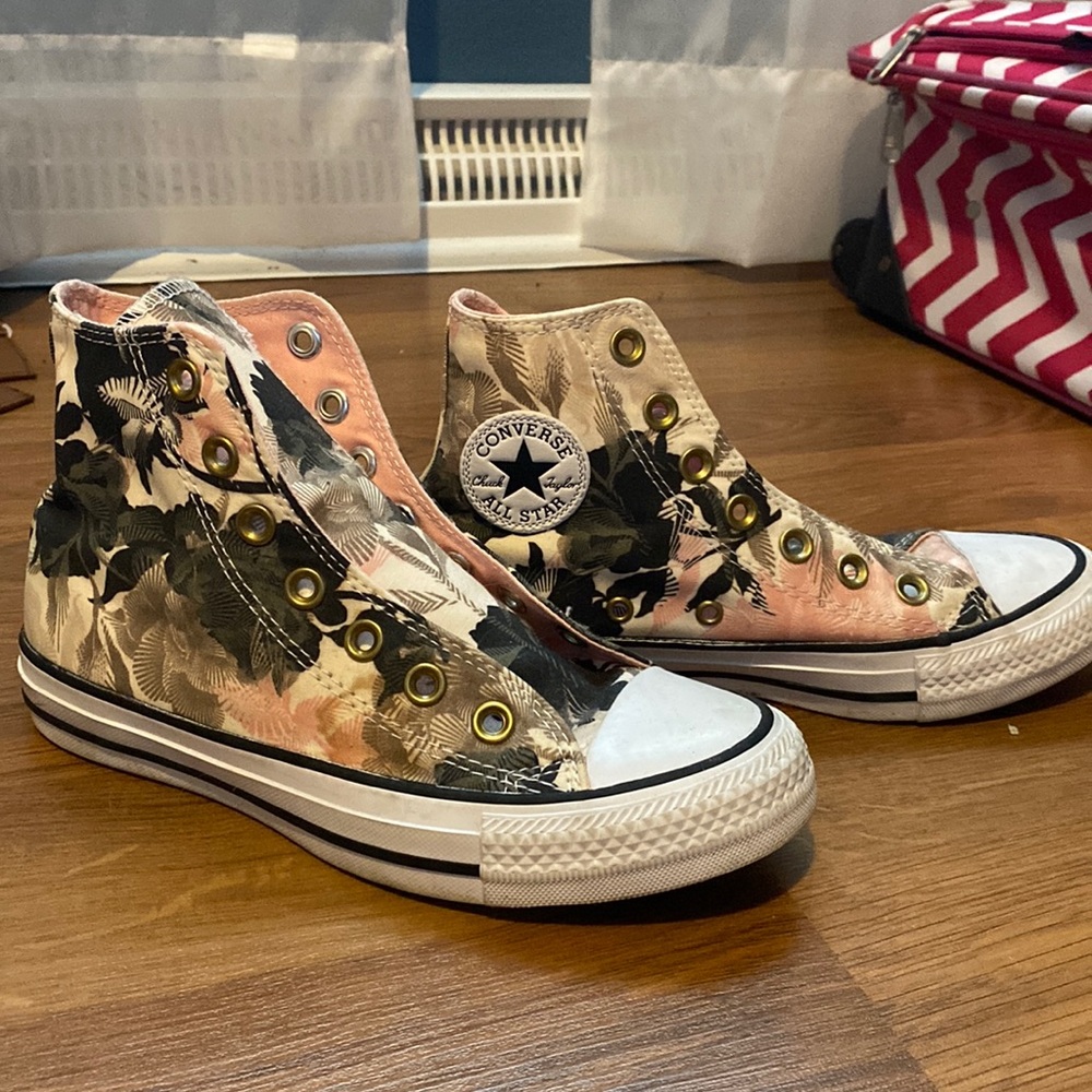 Size 5 floral converse